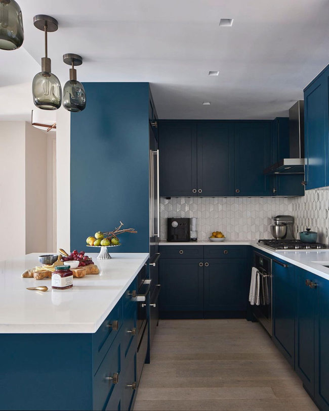 Tile Combos We’re Loving for the Colorful Cabinet Trend in 2022 - AKDO